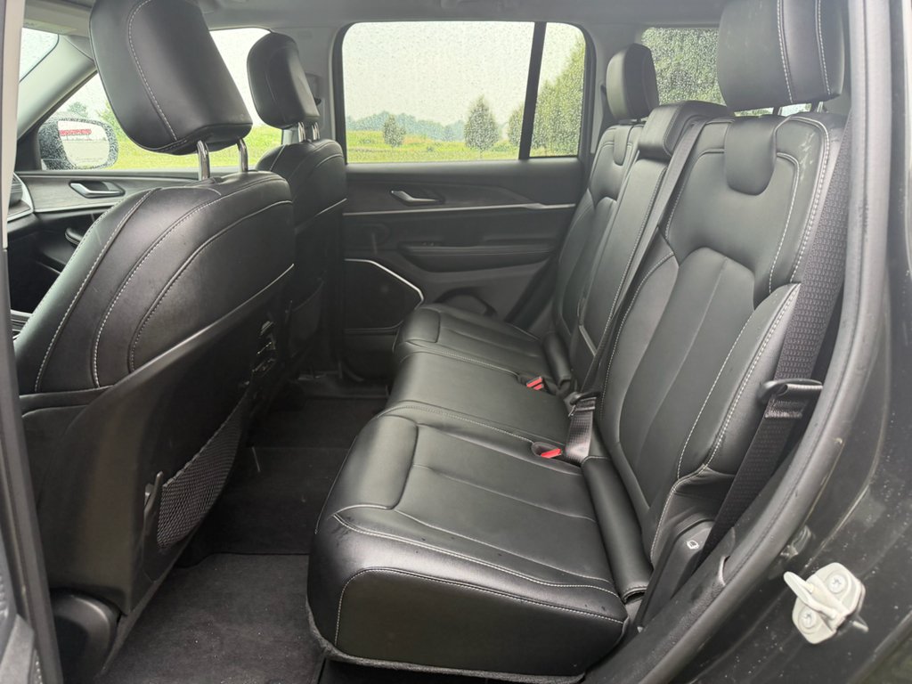 Used 2023 Rocky Mountain Pearlcoat Jeep Limited image 12