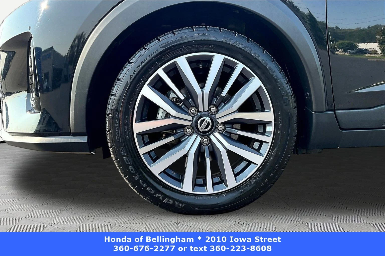 Used 2021 Super Black Nissan SV image 31