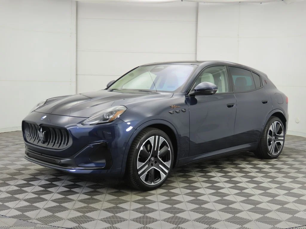 gray desperadoTiizⅢ 24-25モデル New 2025 Maserati Grecale Folgore 4D Sport Utility in Phoenix