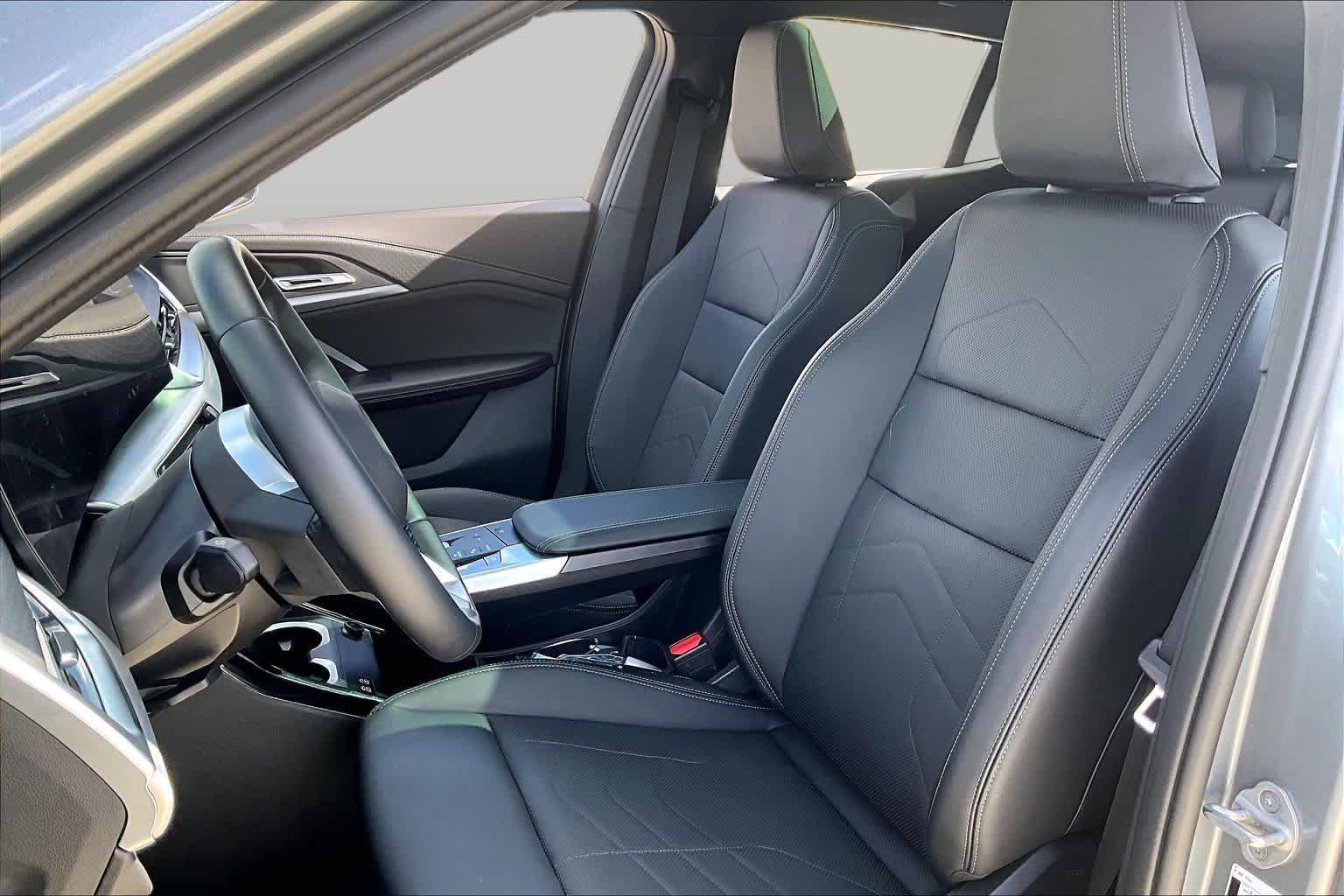 Used 2026 Skyscraper Grey Metallic BMW xDrive28i image 7