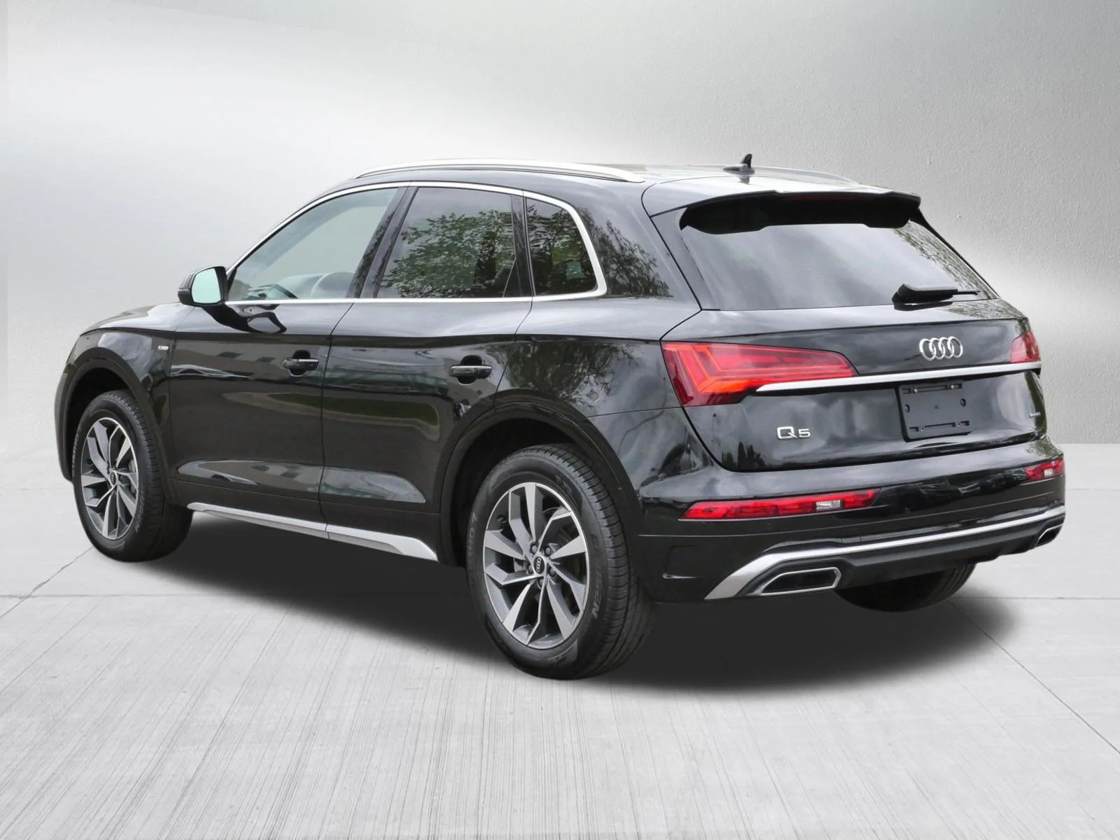 Used 2023 Mythos Black Metallic Audi S line Premium Plus image 5