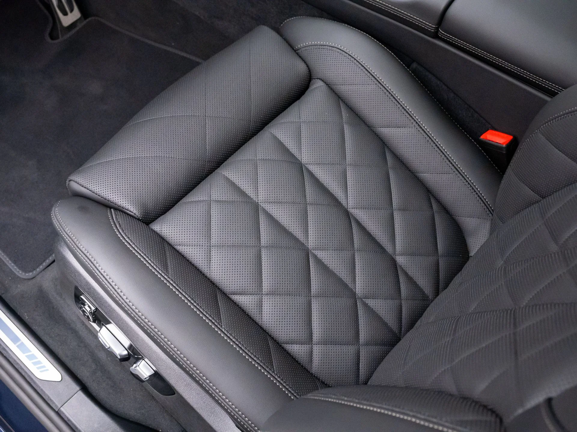 New 2027 Black BMW xDrive40i image 16
