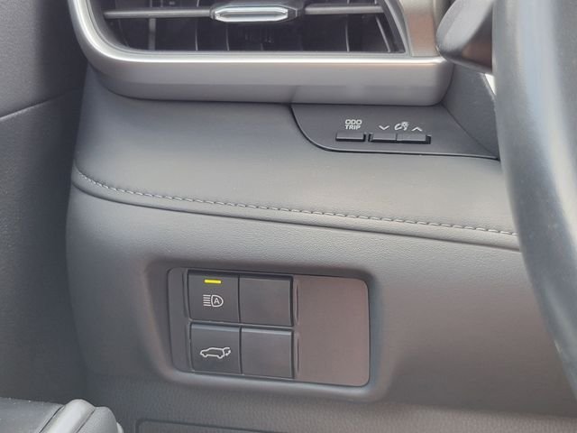 Certified Used 2022  Toyota XLE image 13