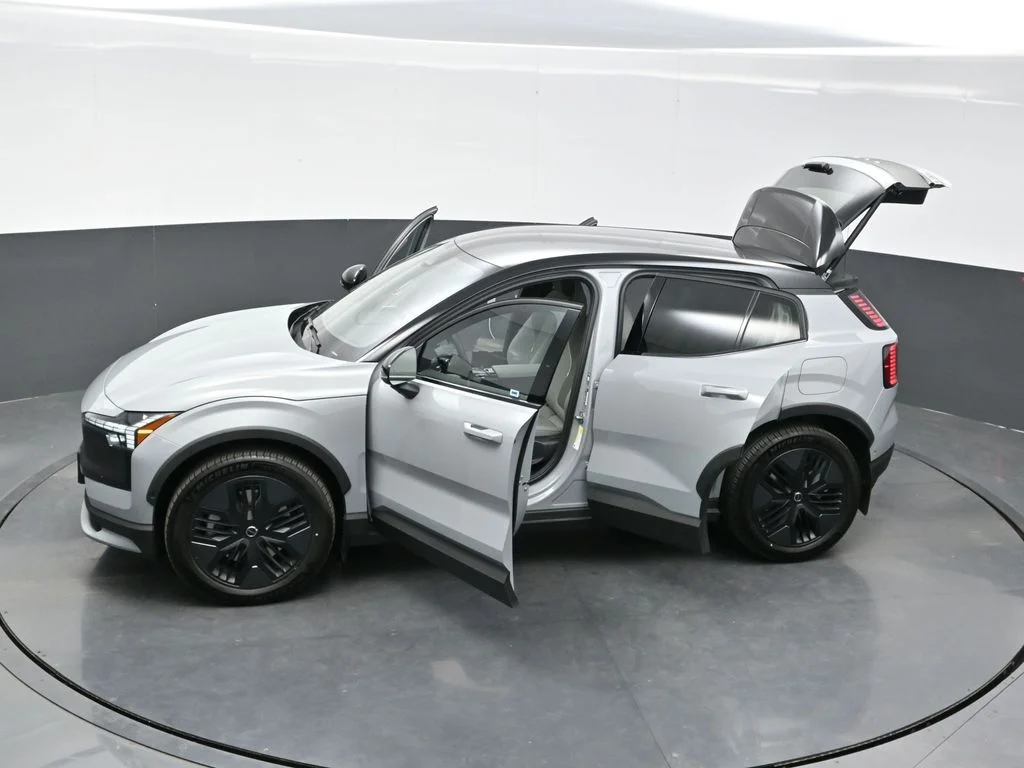 New 2026 Vapour Grey Volvo Twin Motor Cross Country Ultra image 43