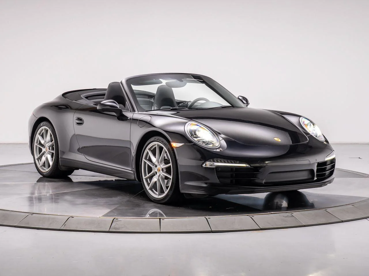 Used 2016 Black Porsche Carrera image 7