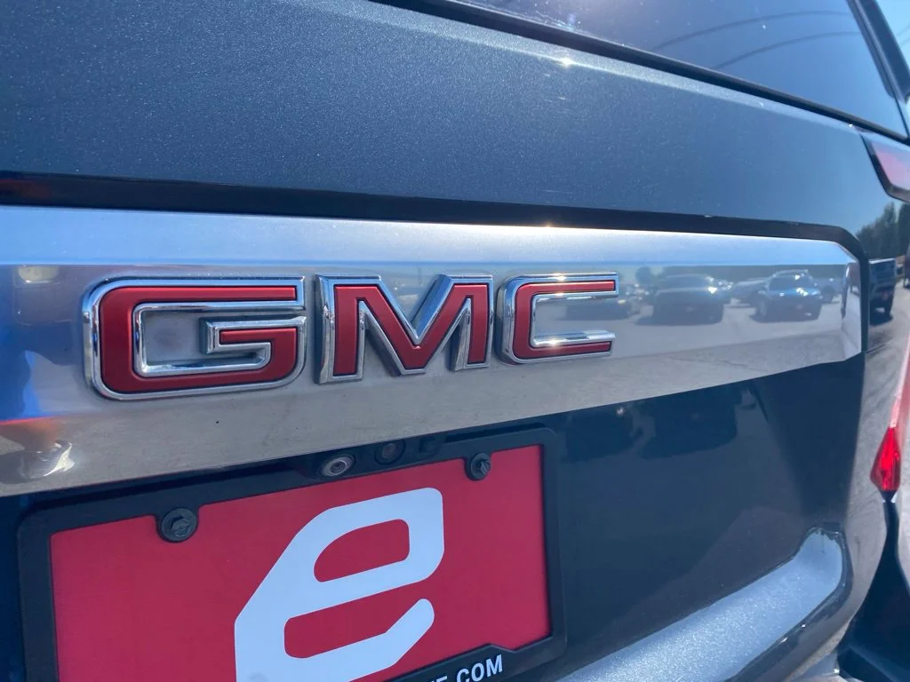 Used 2022 Hunter Metallic GMC Denali image 45