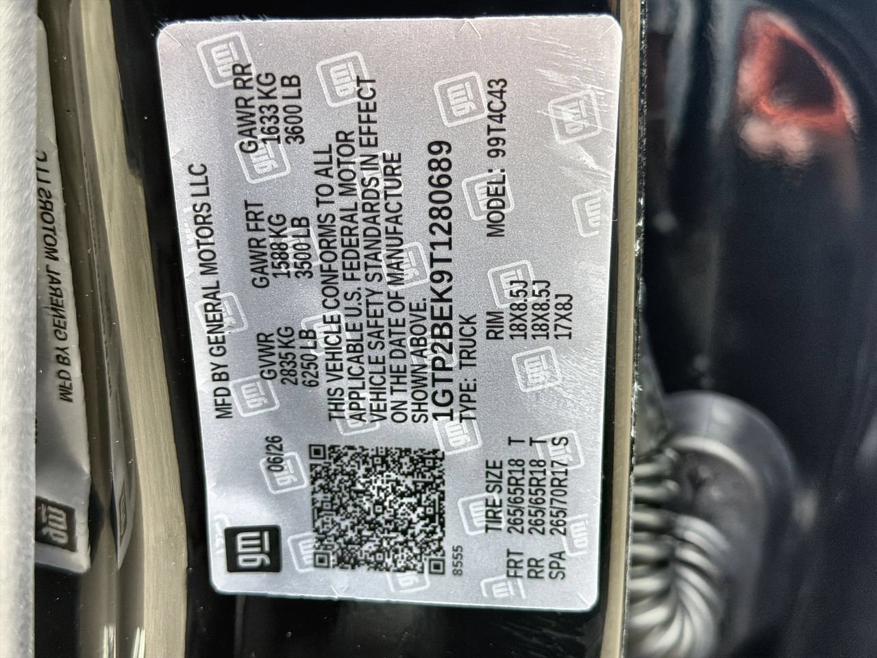 New 2026 Onyx Black GMC Elevation image 29