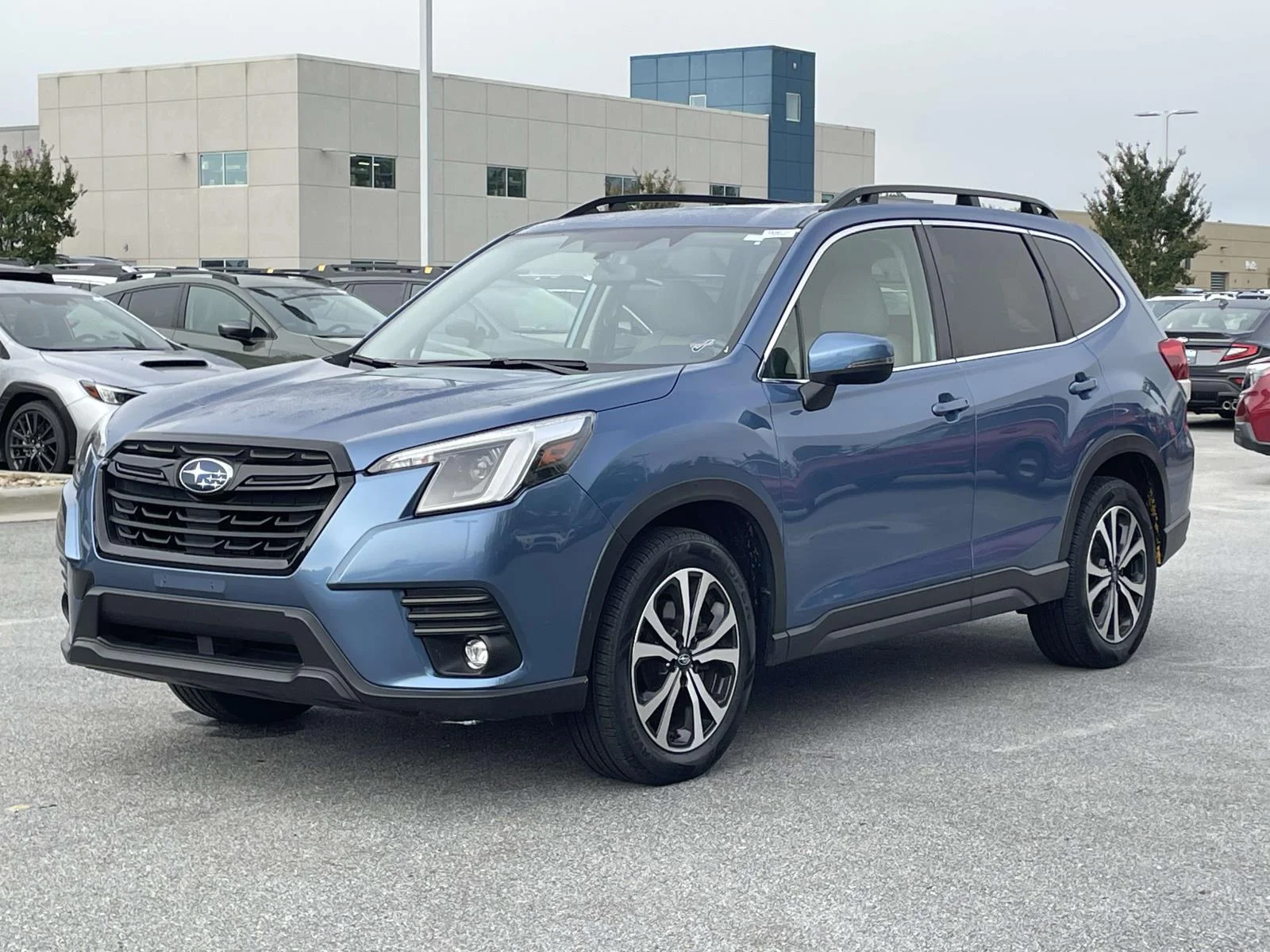 Used 2024 Horizon Blue Pearl Subaru Limited image 26