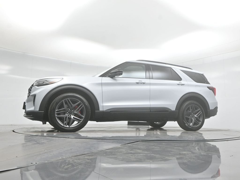 New 2026 Space White Metallic Ford ST image 7