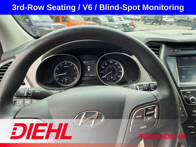 Used 2018 White Hyundai SE image 14