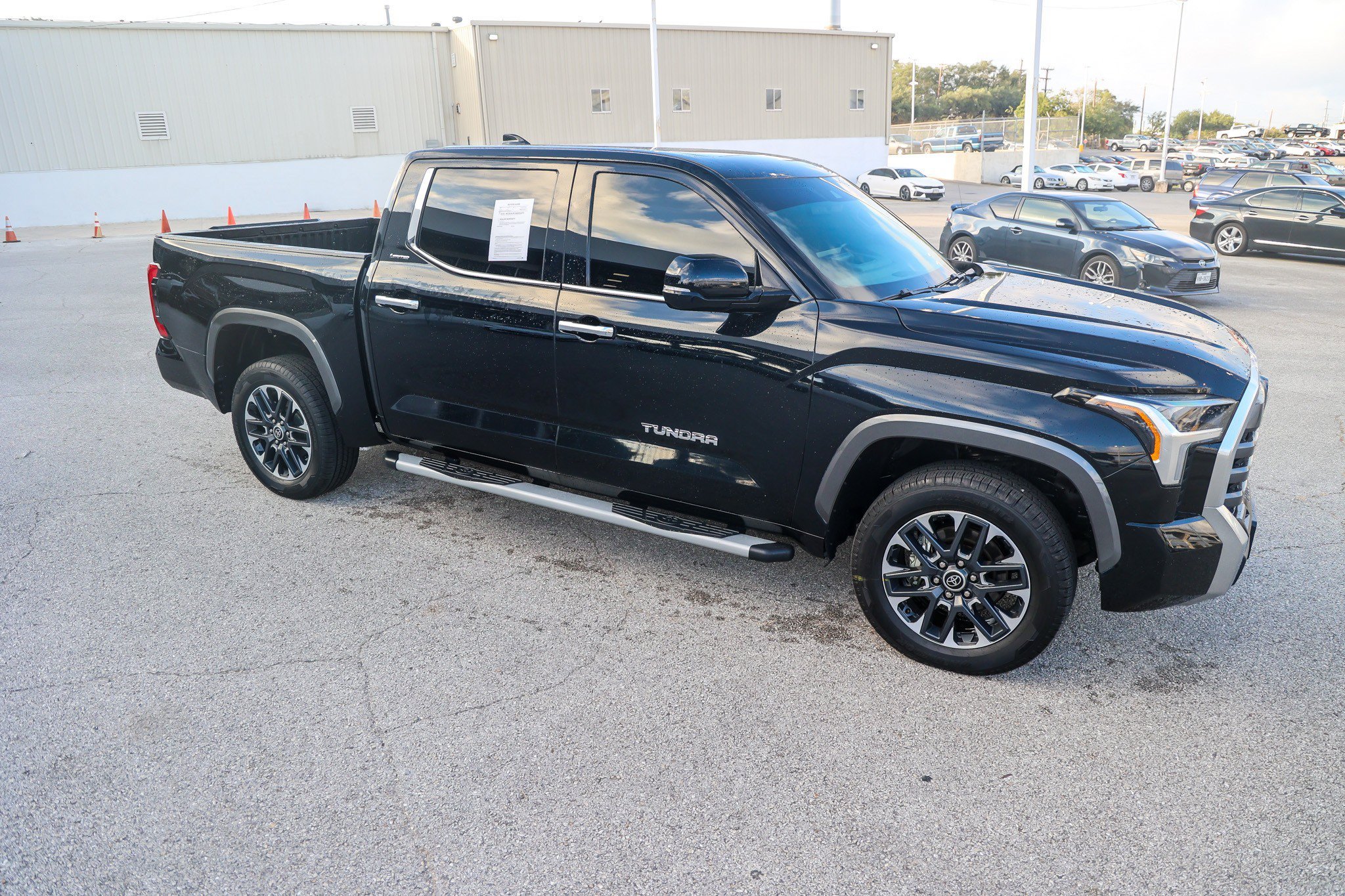 Used 2022 MIDNIGHT BLACK ME Toyota Limited image 5