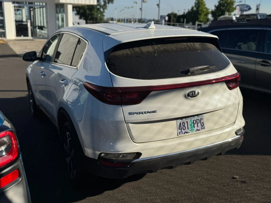 Used 2022 Snow White Pearl Kia LX image 2