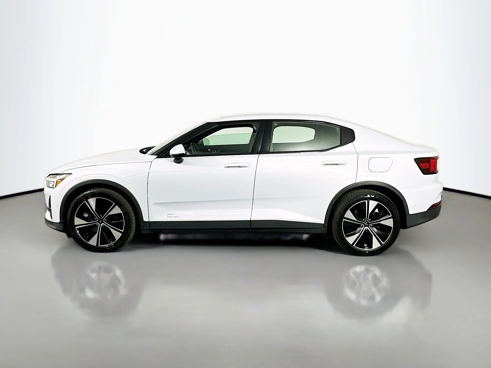 Used 2024 Magnesium Metallic Polestar Long Range Dual Motor image 4