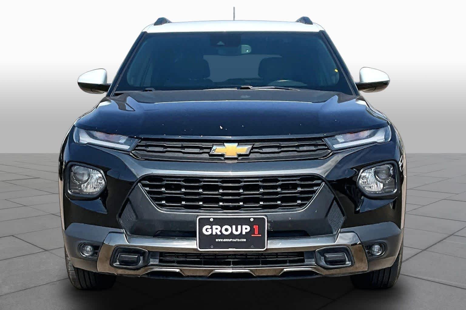 Used 2023 Mosaic Black Metallic Chevrolet ACTIV image 4
