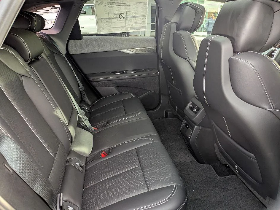 2025 Cadillac OPTIQ Luxury 2 - Photo 27