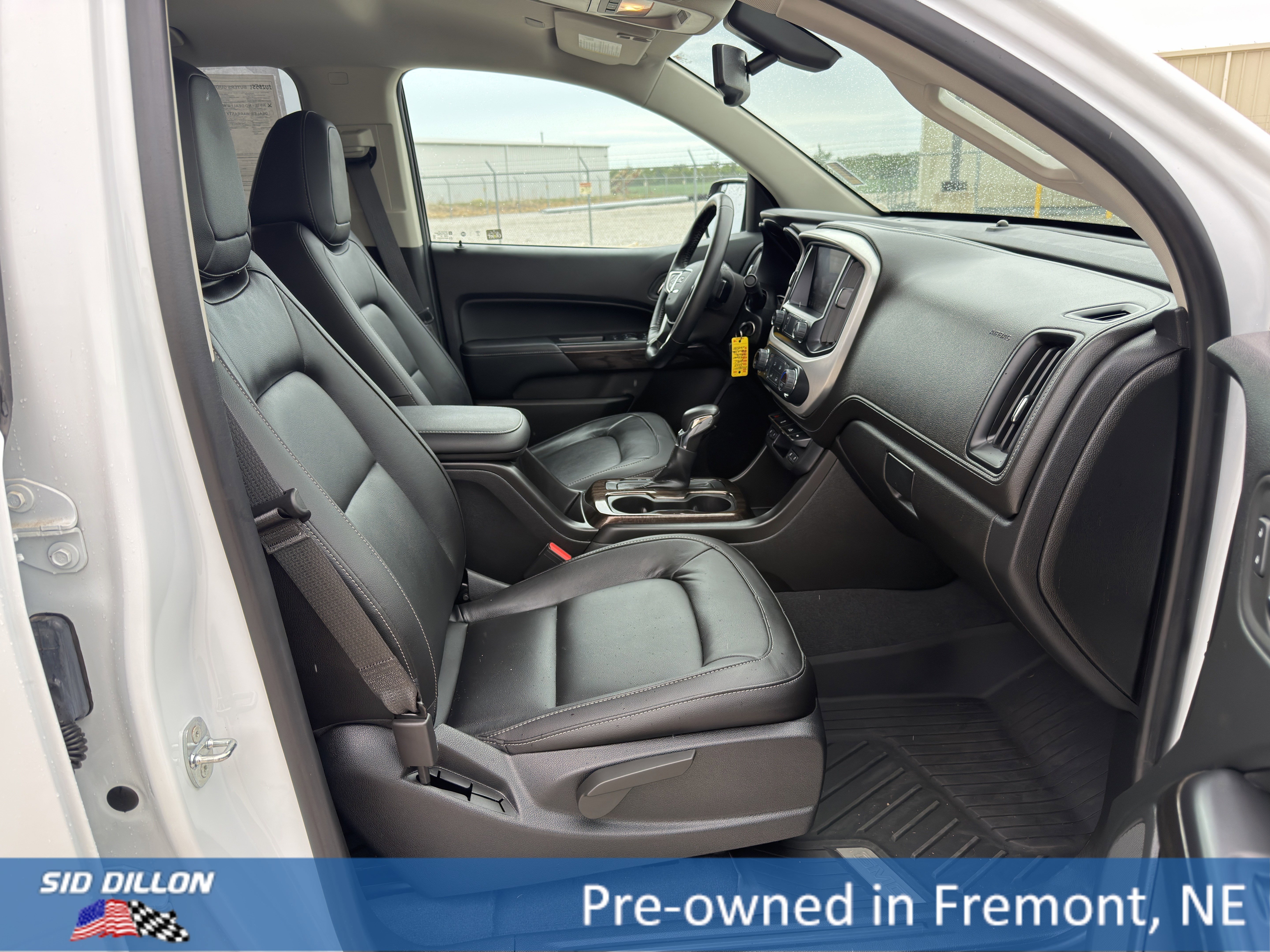 Used 2022 Summit White GMC 4WD Elevation image 15