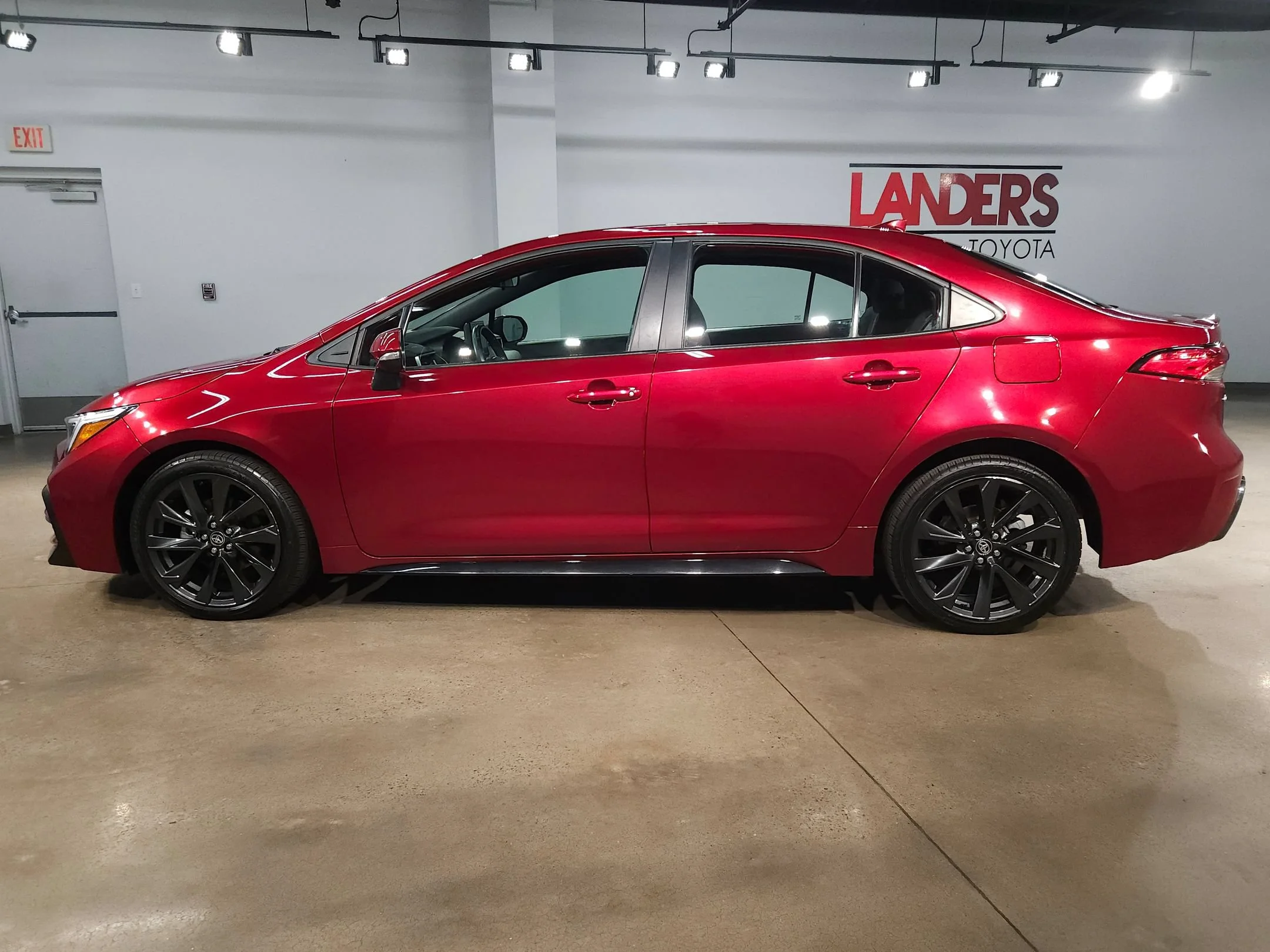 Used 2025 Ruby Flare Pearl Toyota SE image 4