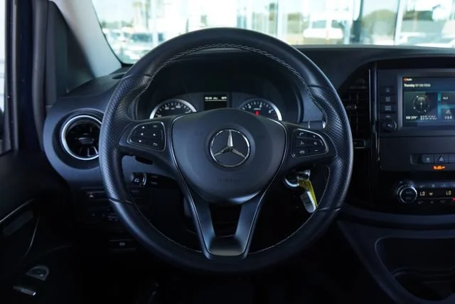 Used 2023  Mercedes-Benz 447 (VS20) image 16