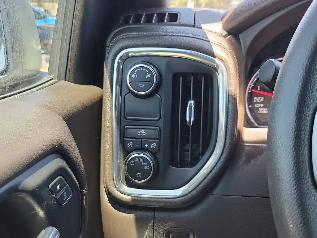 Used 2019 Summit White Chevrolet LT image 14