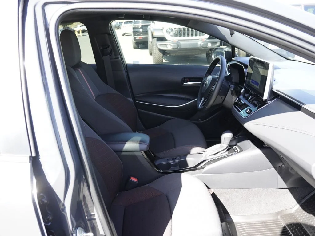 2025 Toyota Corolla SE - Photo 20