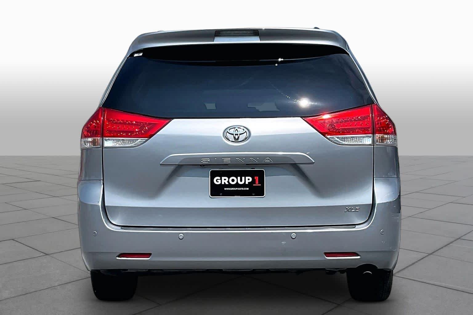 Used 2014 Silver Sky Metallic Toyota XLE image 4