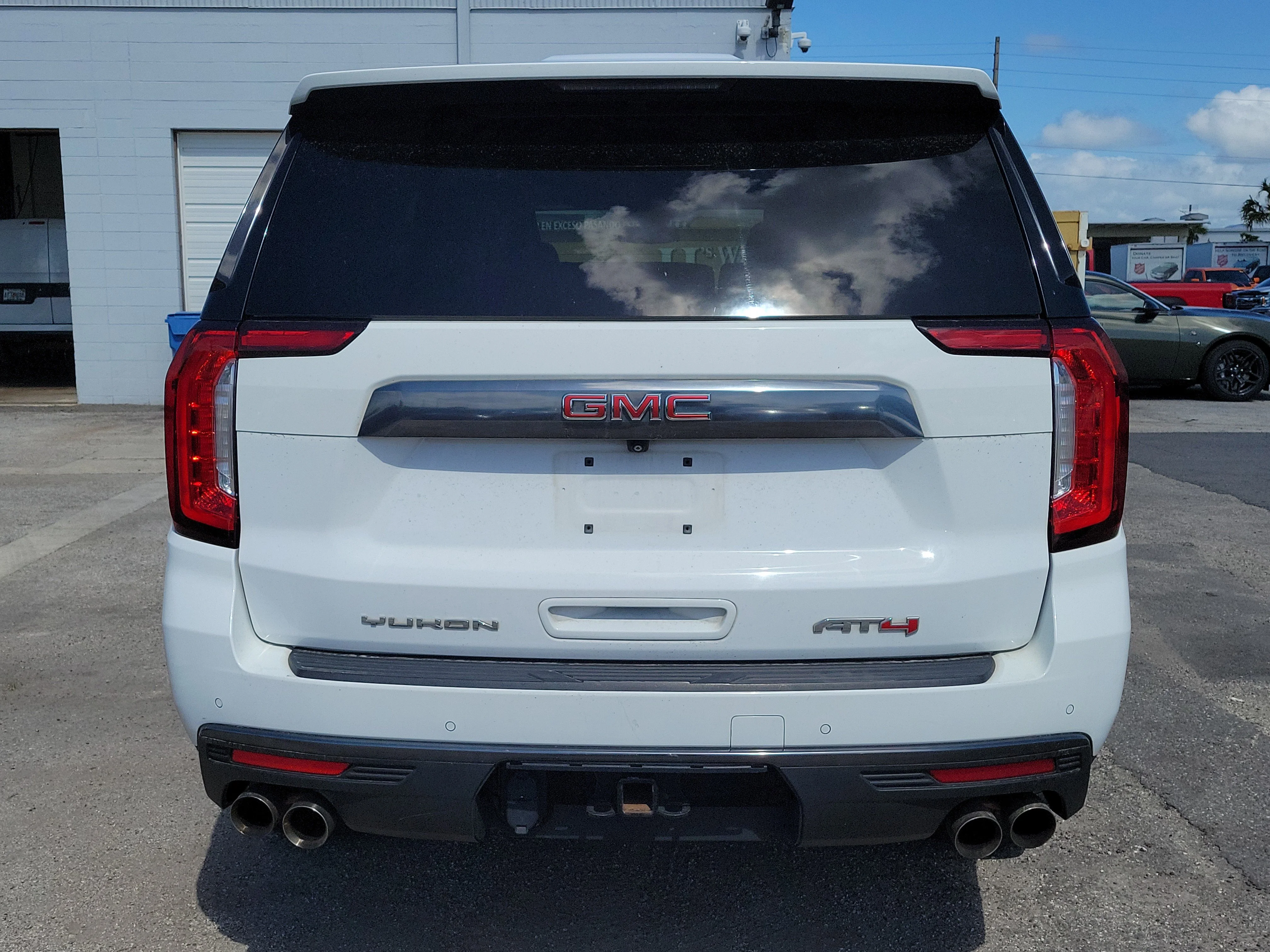 Used 2022  GMC AT4 image 6