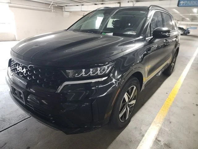 Used 2022 Black Kia S image 5