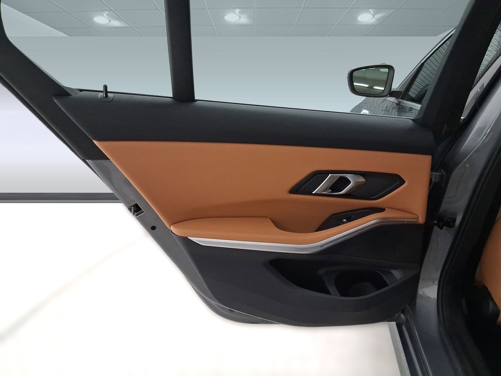 2025 BMW 3 Series 330i - Photo 27