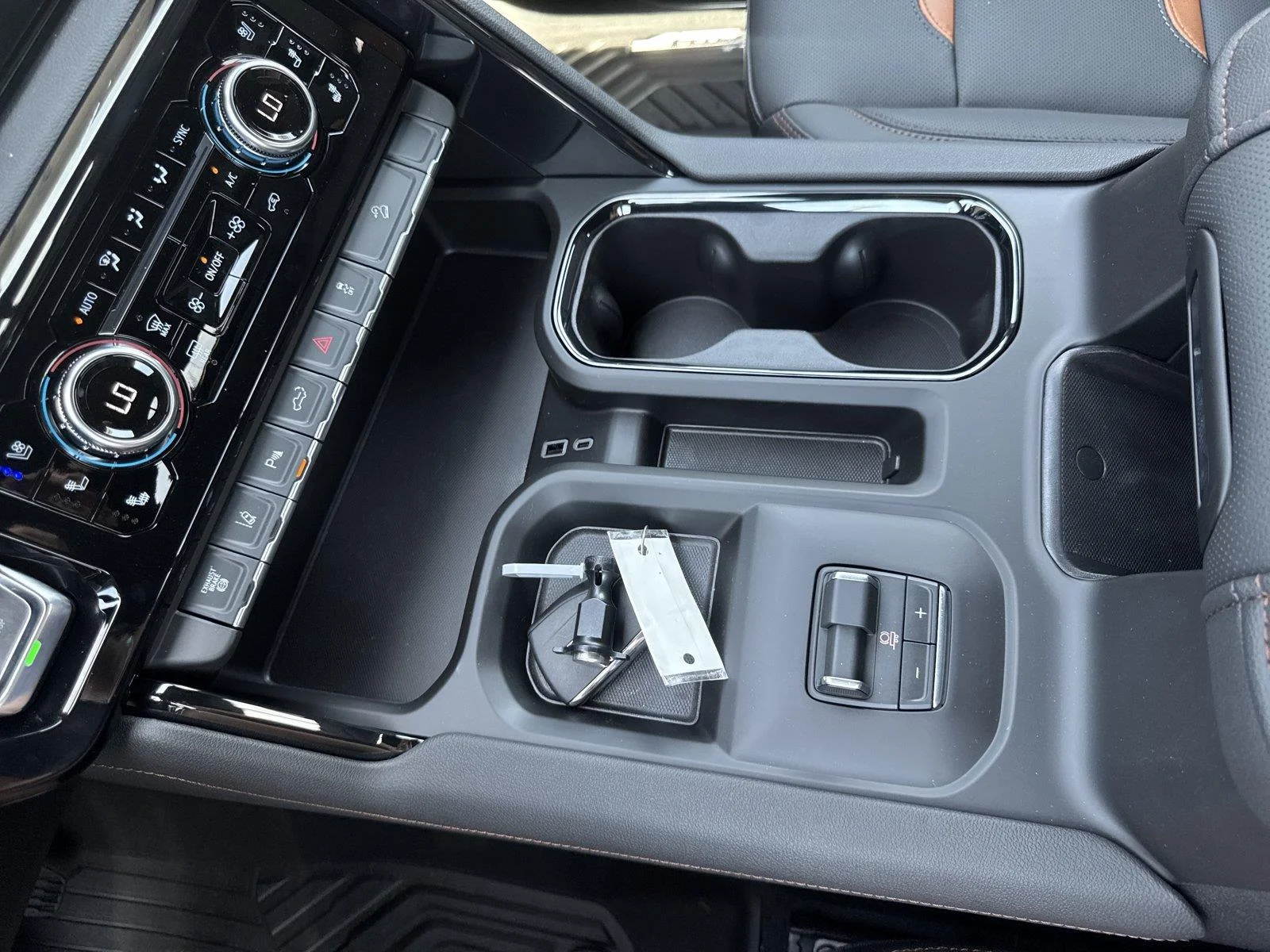 2026 GMC Sierra 2500HD AT4 - Photo 28