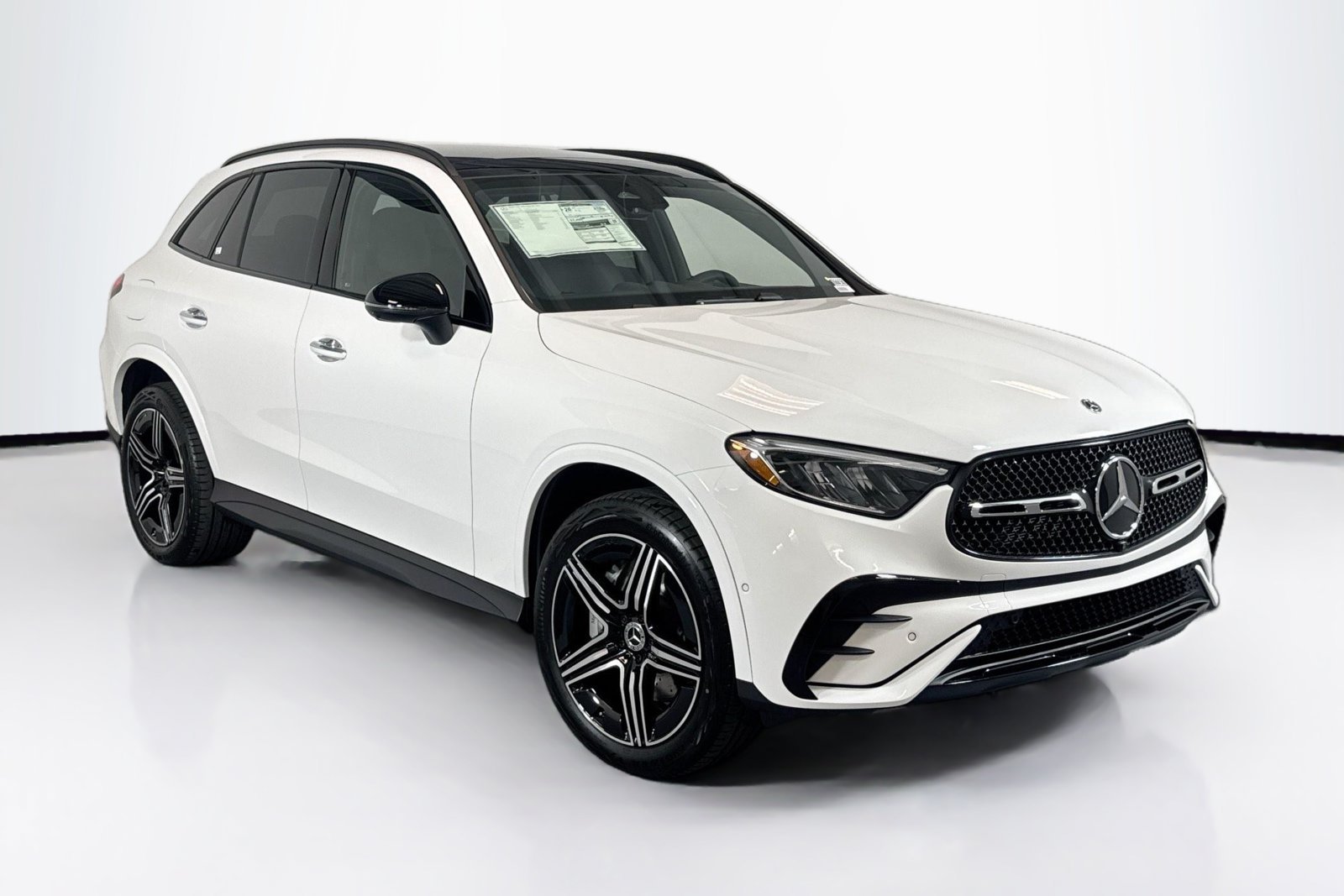 New 2026 Polar White Mercedes-Benz GLC 300 image 3