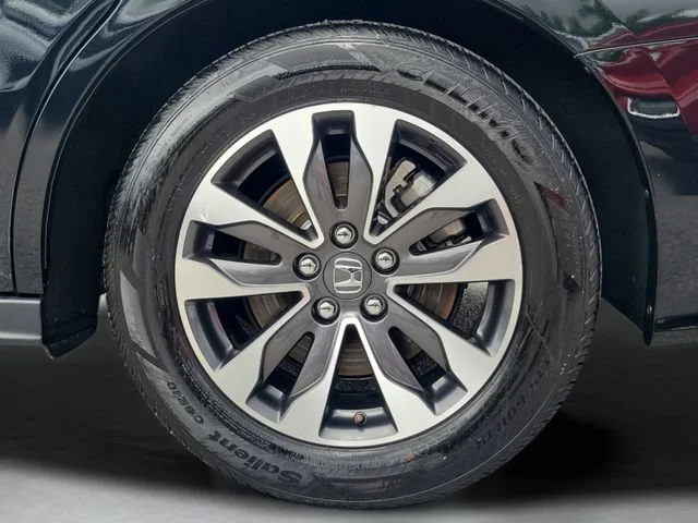 Used 2024 Black Honda EX-L image 30