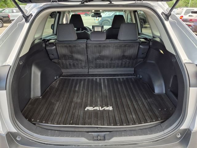 Used 2022 Silver Toyota LE image 27