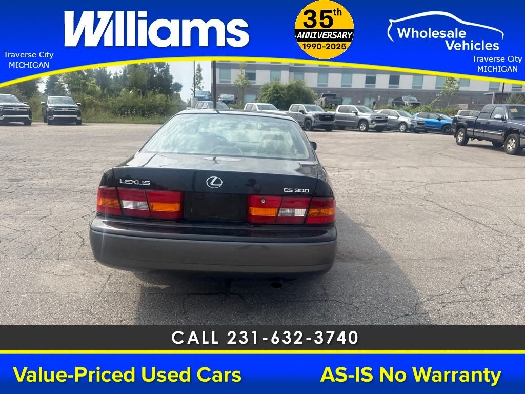 Used 1999 Black Lexus 300 image 19