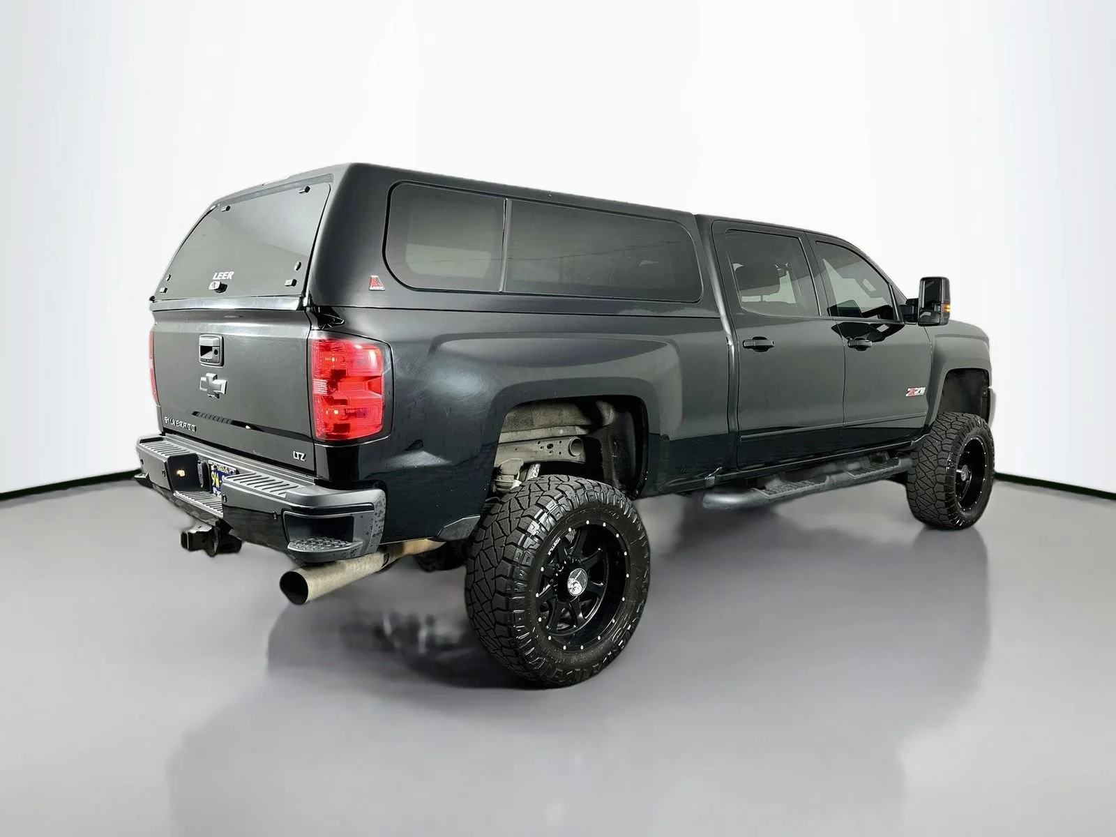 Used 2019 BLACK Chevrolet LTZ image 8