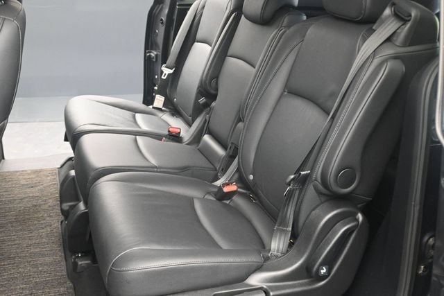 Used 2025 Modern Steel Metallic Honda EX-L image 54