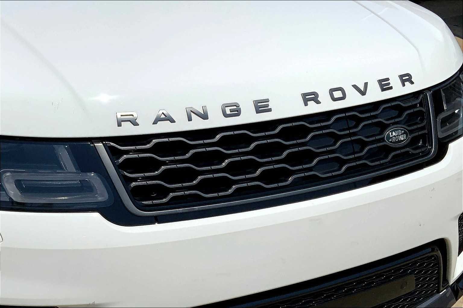 Used 2021 Fuji White Land Rover HSE Silver Edition image 55