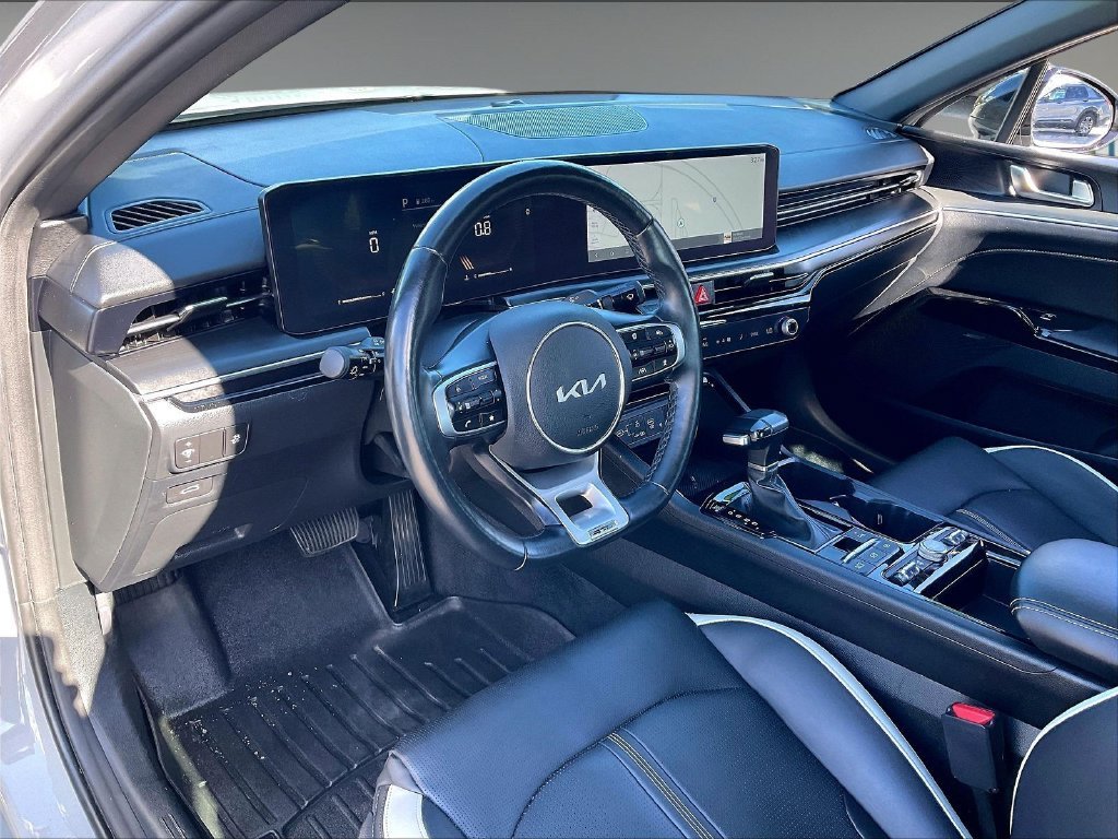 Used 2025 Wolf Gray Kia GT-Line image 8