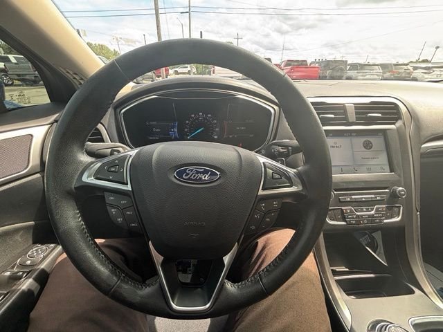 Used 2017 Blue Ford SE image 11