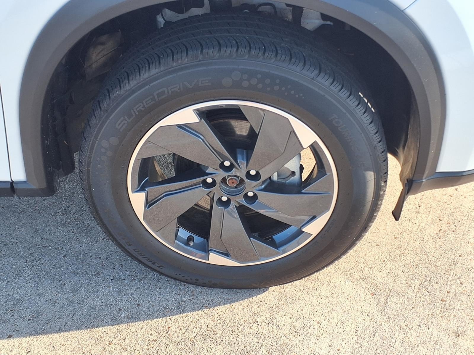2024 Nissan Rogue SV White at Robbins Nissan