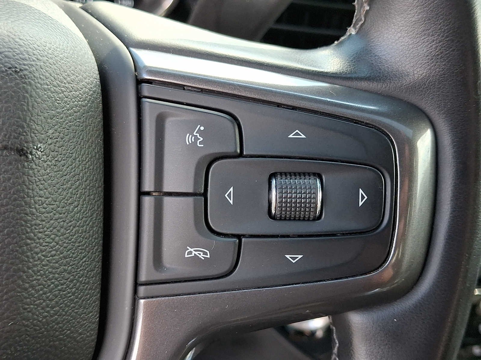 Used 2024 Summit White Chevrolet High Country image 23