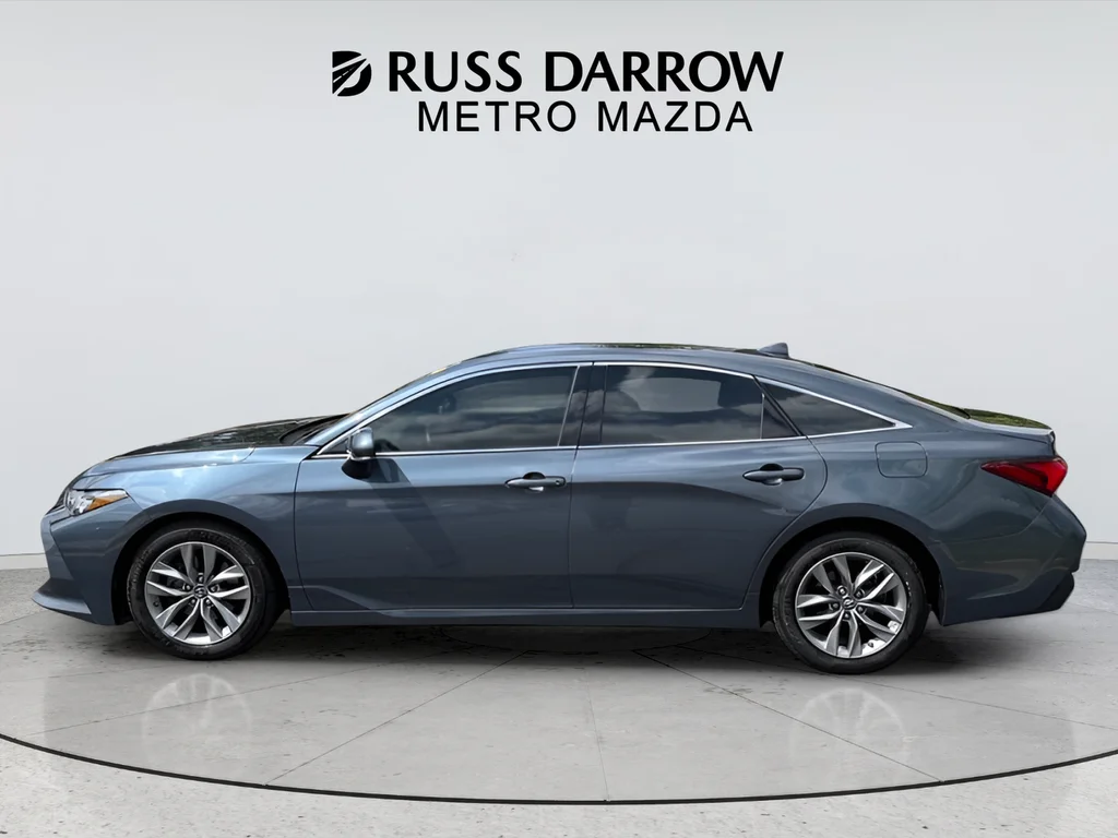 Used 2019 Gray Toyota XLE image 2