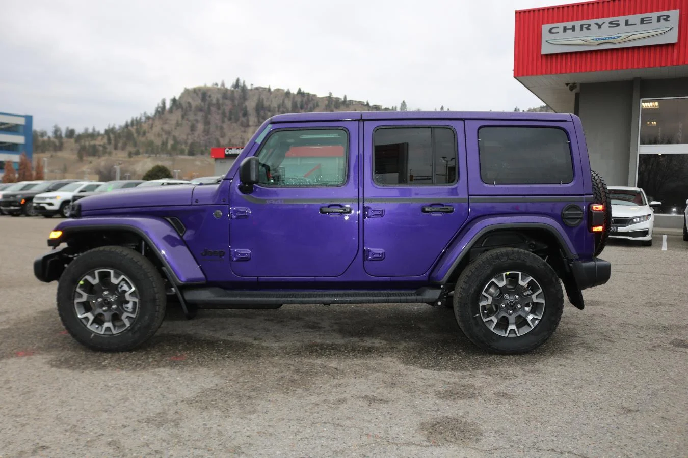 New 2026 reign Jeep Sahara image 8