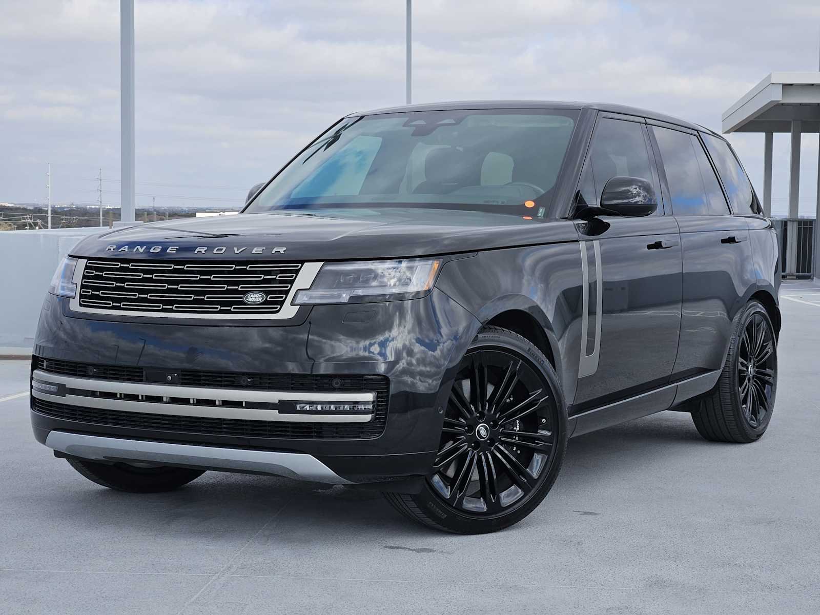 2025 Land Rover Range Rover SE