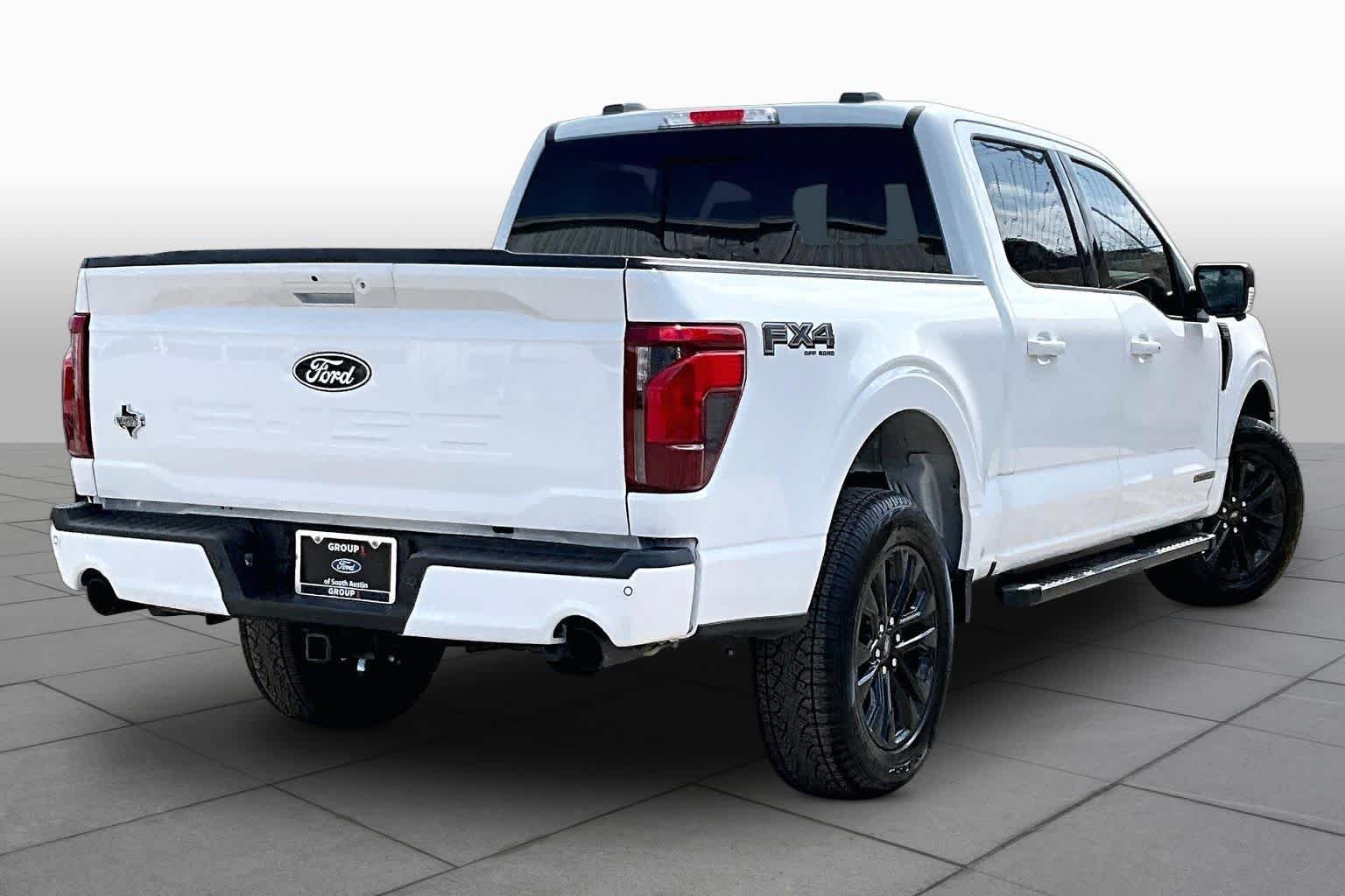 Used 2025 Oxford White Ford XLT image 13