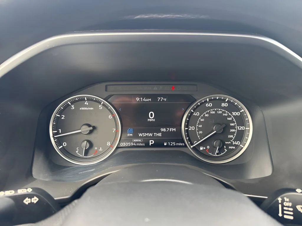 Used 2022 White Mitsubishi ES image 20