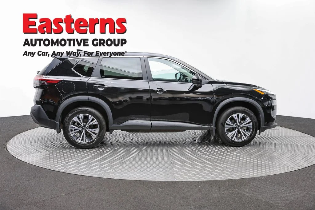 Used 2022 Black Nissan SV image 4