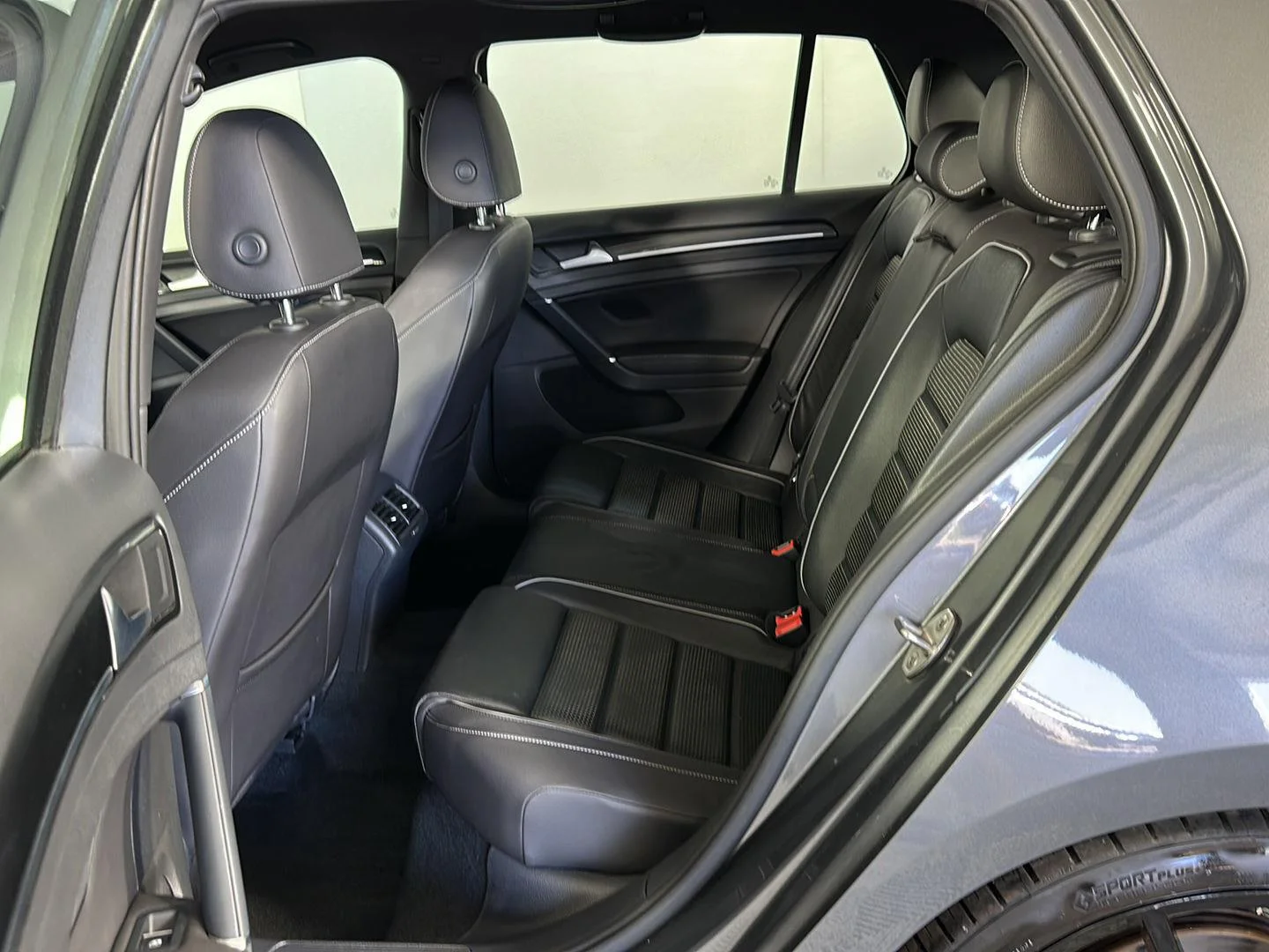 Used 2019 Indium Gray Metallic Volkswagen 4Motion image 24