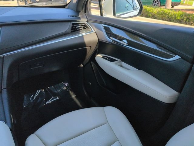 Used 2022 White Cadillac Sport image 16