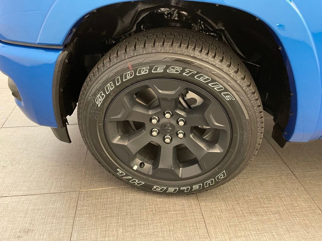 New 2026 Hydro Blue Pearl-Coat Exterior Paint RAM Big Horn/Lone Star image 8