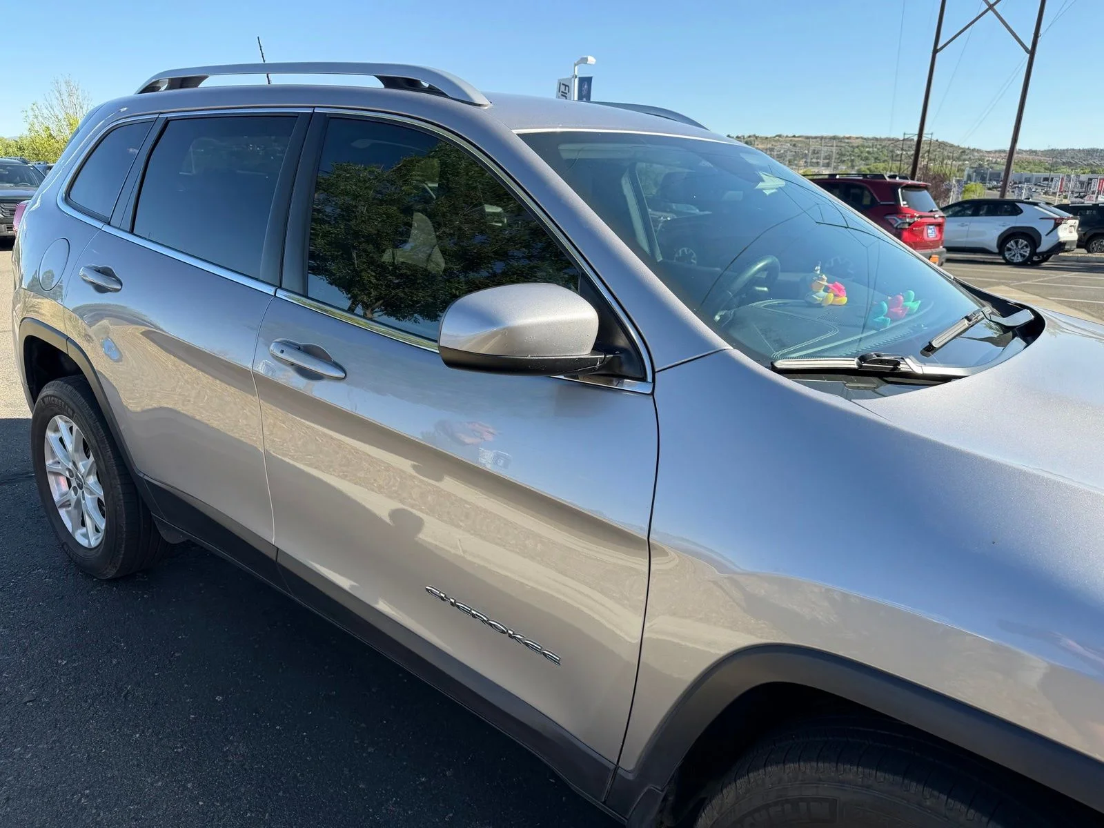 Used 2018 Silver Jeep Latitude Plus image 13